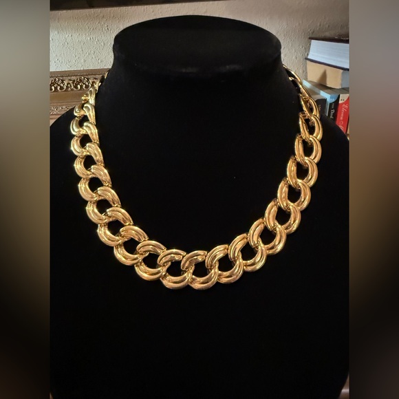 Napier Gold Tone Large Link Chocker Necklace EUC - Picture 6 of 9